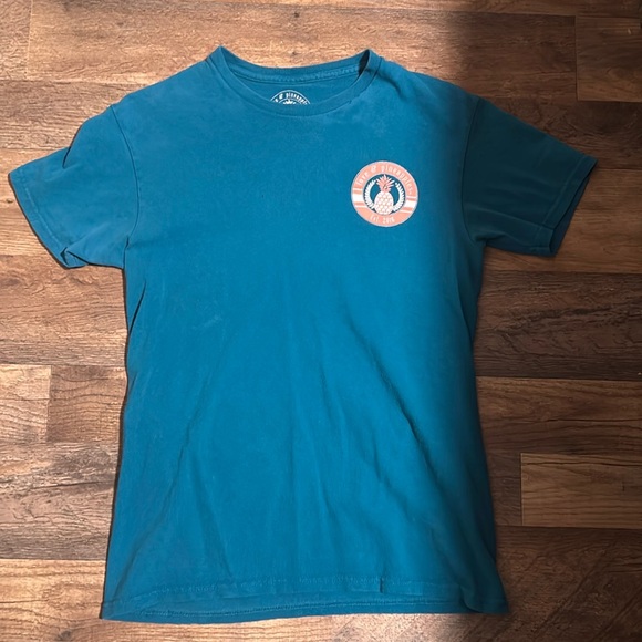 Love and Pineapple shirt! - Picture 1 of 2